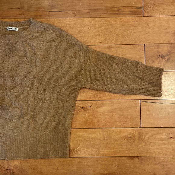 *EUC* 🤎 Zara Cozy Beige Sweater - Picture 2 of 3